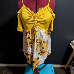 Yellow flowy top, size 2X